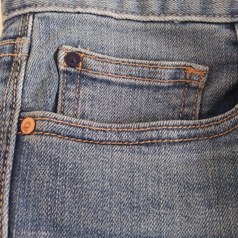*SOLD* GAP 1969 SKINNY BERMUDA Crop & Roll Denim Shorts - Picture 5 of 13